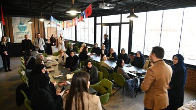 Başiskele Belediye Başkanı M. Yasin Özlü, vatandaşları namaza yöneltmek ve