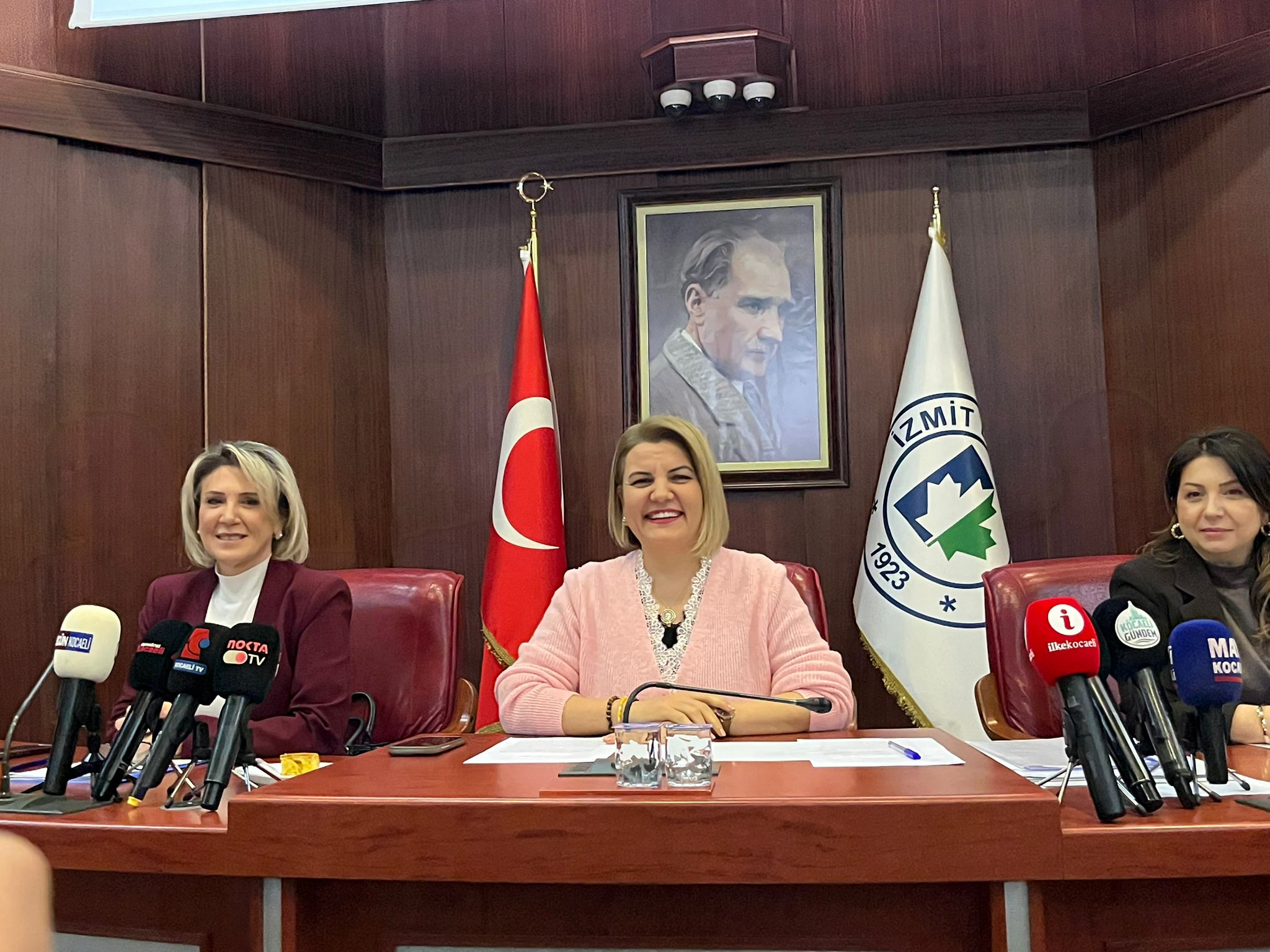 İzmit Belediye Meclisi’nde siyasi tartışmalar sırasında yapılan bir espriye tepki