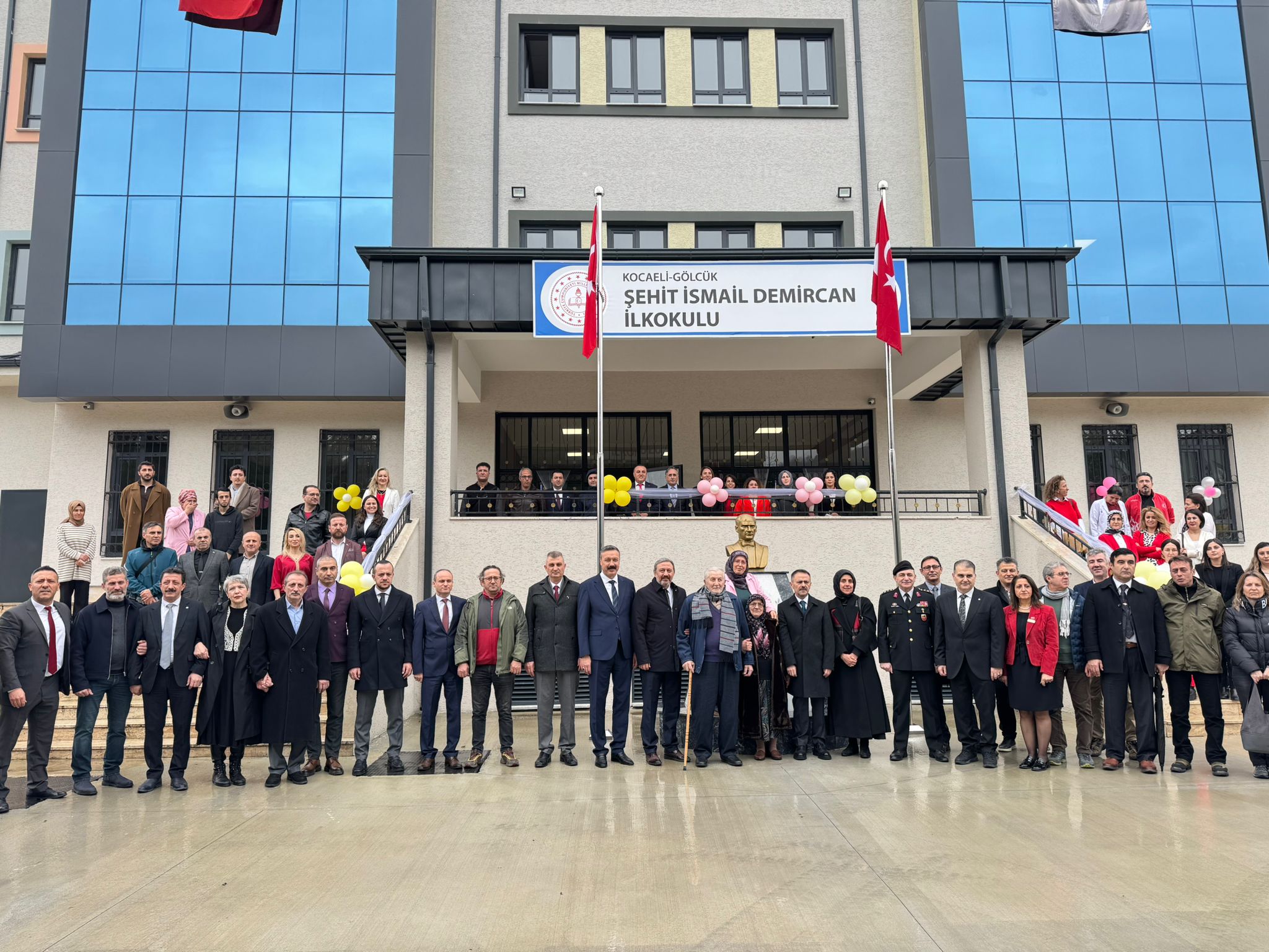 AK Parti Kocaeli Milletvekilleri Veysel Tipioğlu, Radiye Sezer Katırcıoğlu, Cemil