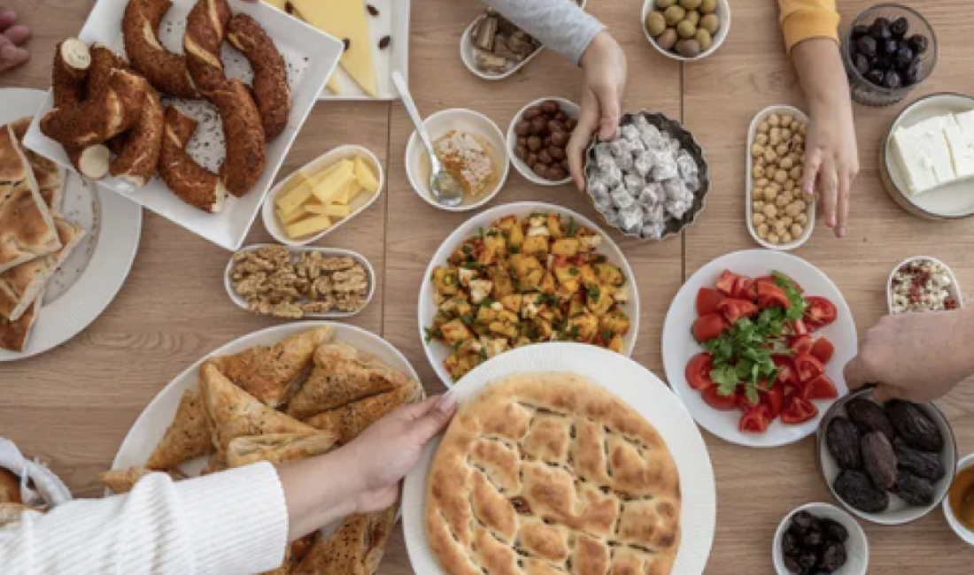 Bağcılar Belediyesi'nde görevli Diyetisyen Sena Nur Bubani, Ramazan ayında yapılan