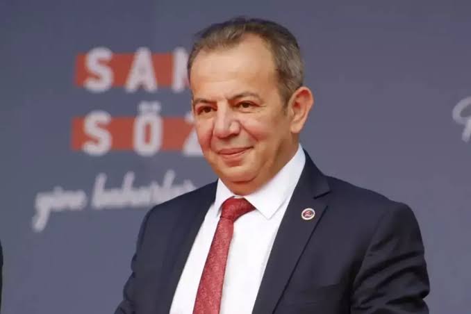 Bolu Belediye Başkanı Tanju Özcan, hakkında yürütülen ‘irtikap’ suçlamasıyla sabah