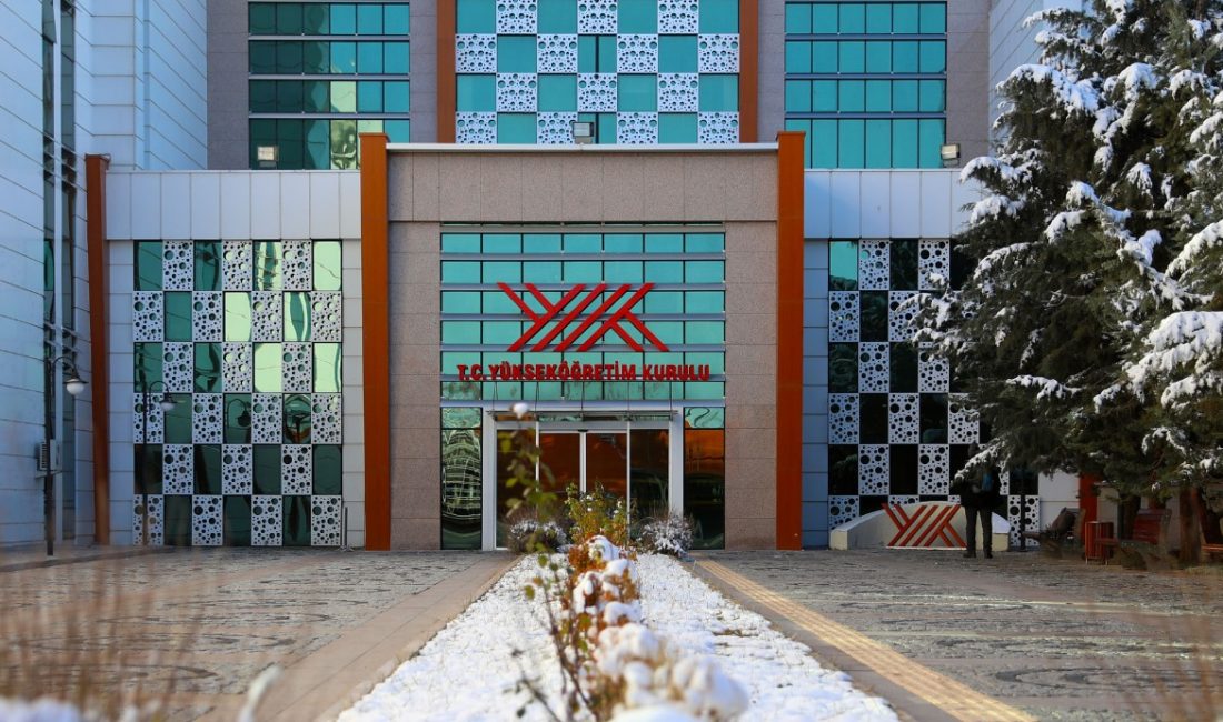 YÖK, yükseköğretimde uygulamalı eğitimlere ilişkin yönetmeliği değiştirerek işletmede mesleki eğitimi