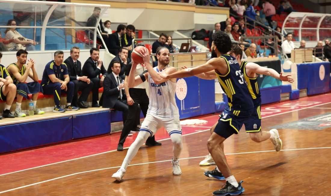 Türkiye Basketbol Ligi’nin 28. haftasında Kocaeli Büyükşehir Belediye Kağıtspor konuk
