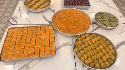 Bayram sofralarının vazgeçilmez tatlısı baklava, Ramazan Bayramı öncesinde tezgahlardaki yerini