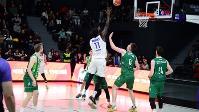 Türkiye Sigorta Basketbol Ligi'nin (TBL) 29. haftasında zirve mücadelesi veren