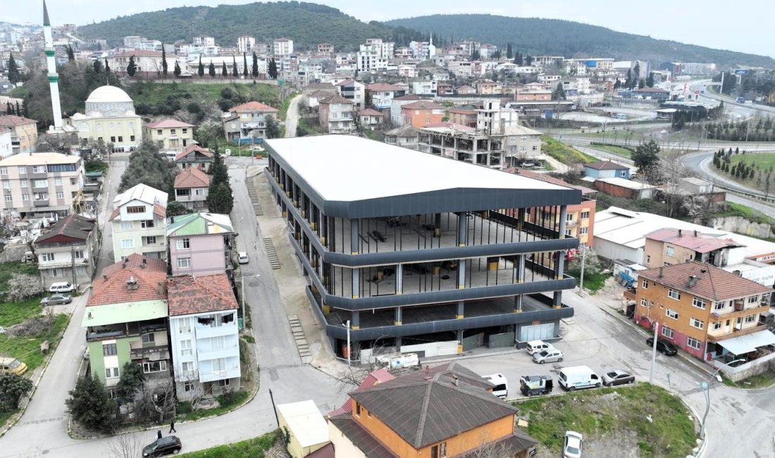 Dilovası'nda belediye birimleri tek çatı altında toplanıyor. Cumhuriyet Mahallesi'nde otopark