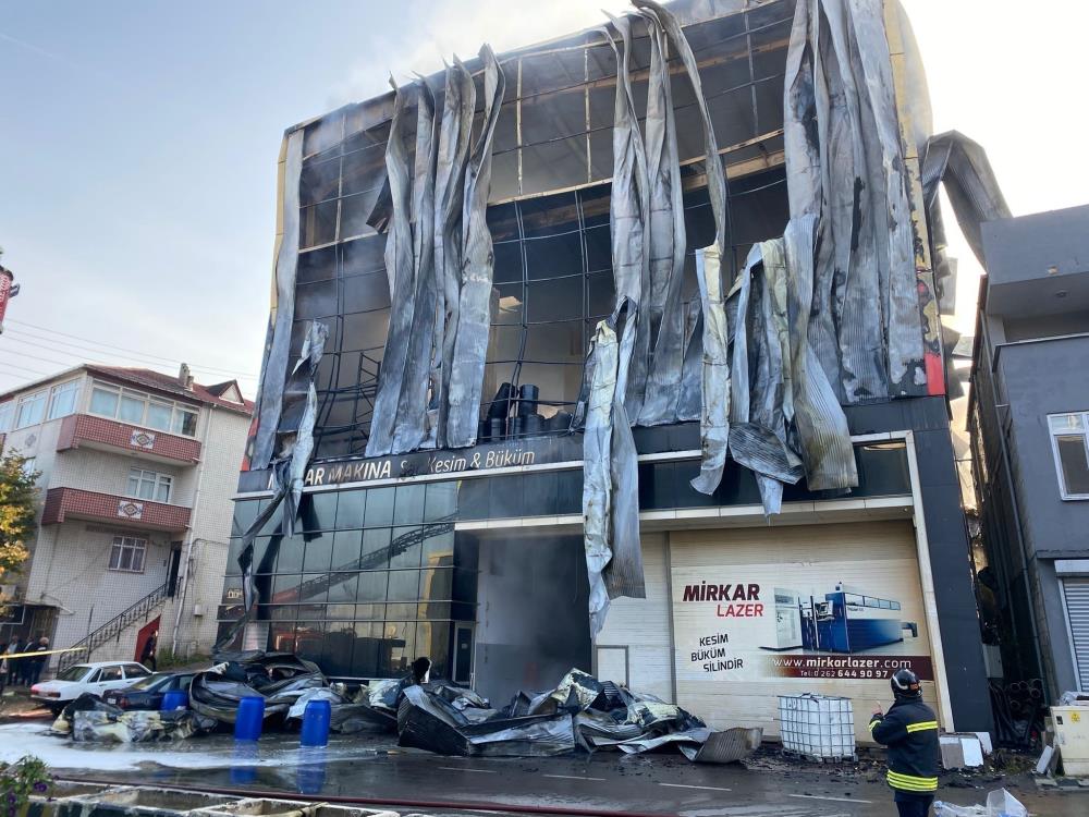Kocaeli'nin Dilovası ilçesinde kozmetik dolum tesisinde 7 kişinin hayatını kaybettiği