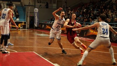Türkiye Basketbol Ligi'nin 30. haftasında Kocaeli Büyükşehir Belediye Kağıtspor konuk
