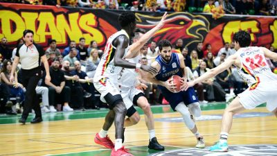 Türkiye Sigorta Basketbol Ligi'nin 30'uncu haftasında Göztepe'ye konuk olan Çayırova