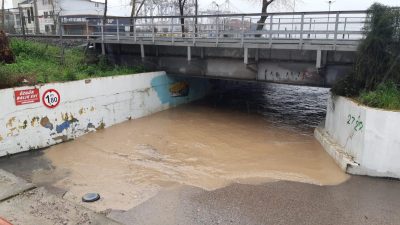 Kocaeli'nin Körfez ilçesinde etkili olan sağanak sebebiyle sular altında kalan