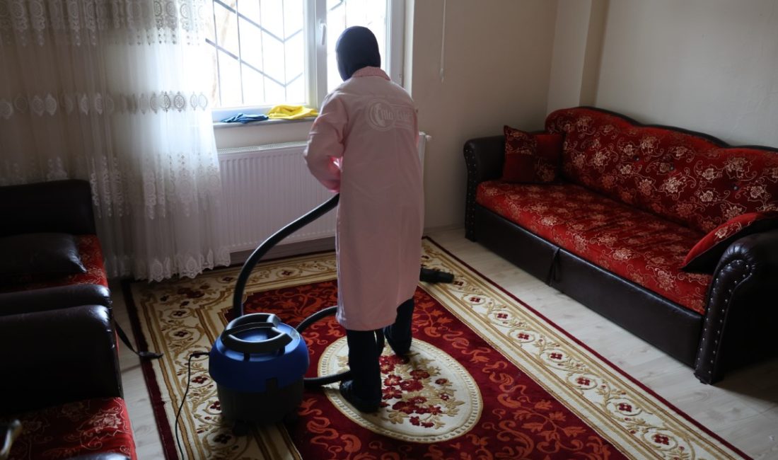 Kartepe Belediyesi bünyesinde hizmet veren Alo Evlat Sağlık Kulübü ekipleri,