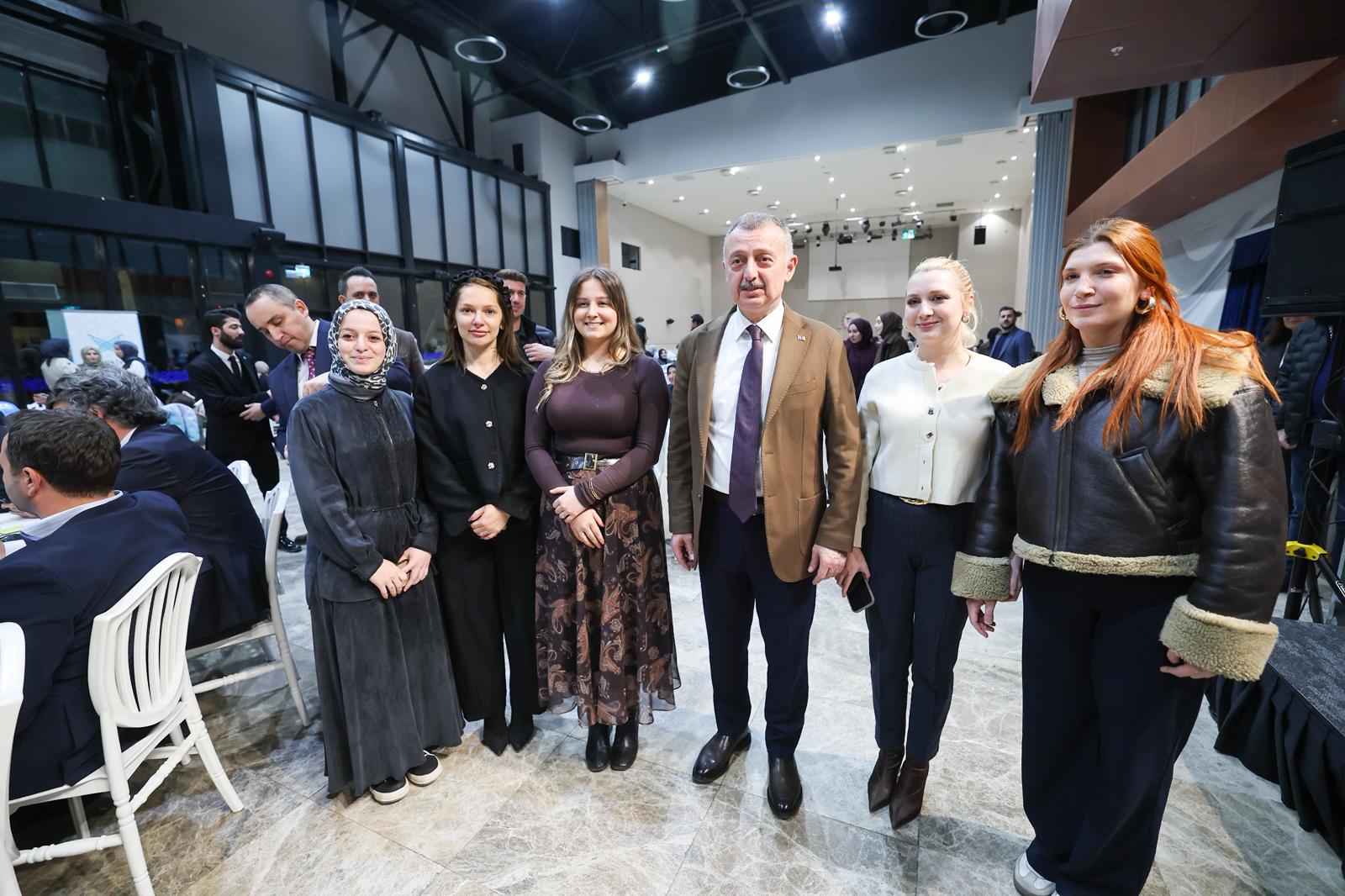 Kocaeli Büyükşehir Belediye Başkanı Tahir Büyükakın, TÜGVA Kocaeli İl Başkanlığı