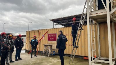 Kocaeli Büyükşehir Belediyesi, çalışan güvenliğini artırmak amacıyla yüksekte çalışma eğitimlerini