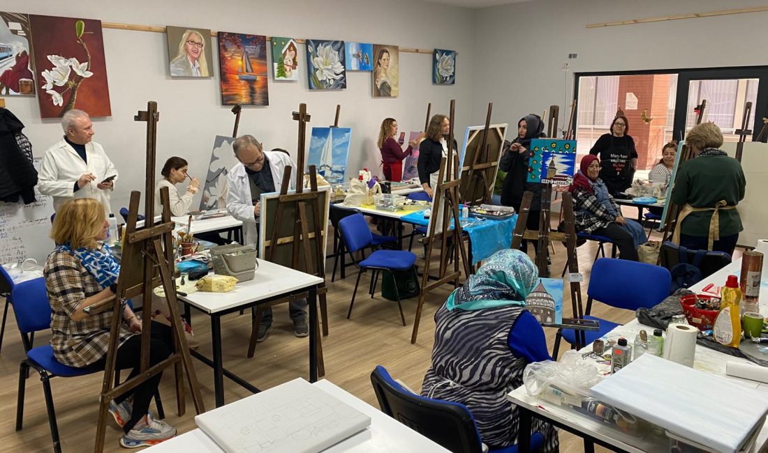 Yenikent Kültür Merkezi’nde devam eden DER-MEK kurslarında resimden dikiş kursuna,