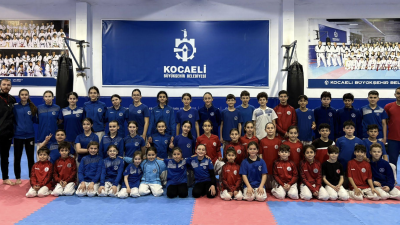 Türkiye Şampiyonası öncesi Körfez Gençlerbirliği ve KBB Kağıtspor karatecileri ortak