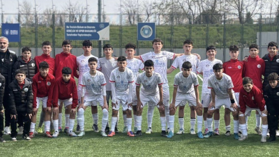 Bursa’da yapılan U14 Türkiye Futbol Şampiyonası birinci kademesinden şampiyon olarak