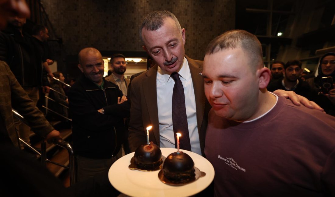 Kocaeli Büyükşehir Belediye Başkanı Tahir Büyükakın tarafından özel bireylere verilen