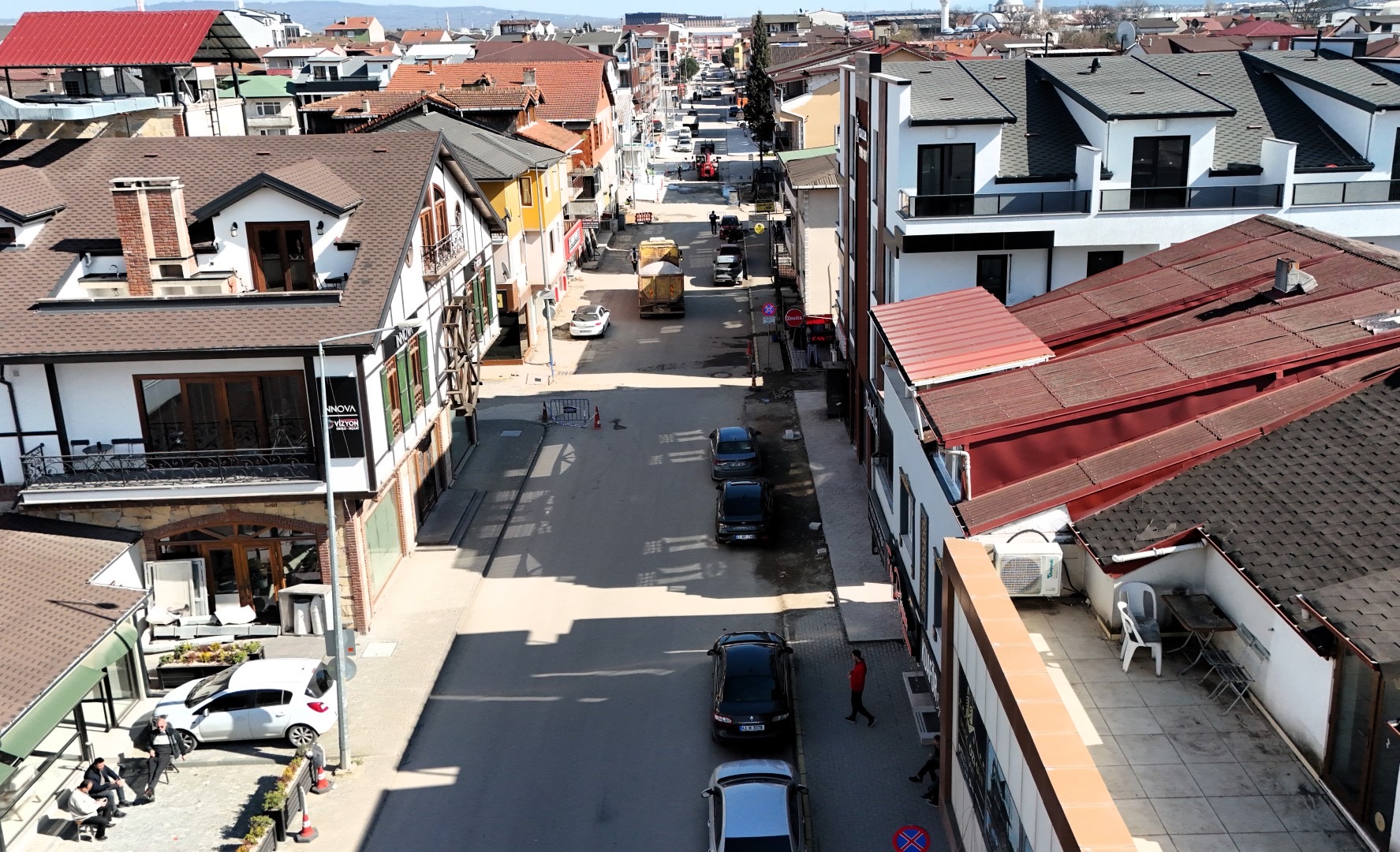 Kocaeli Büyükşehir Belediyesi, kent genelinde sürdürdüğü üstyapı yatırımlarına bir yenisini