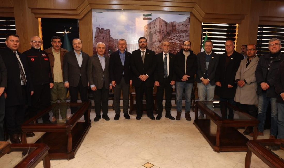 Kocaeli Büyükşehir Belediye Başkanı Tahir Büyükakın ve AK Parti İl