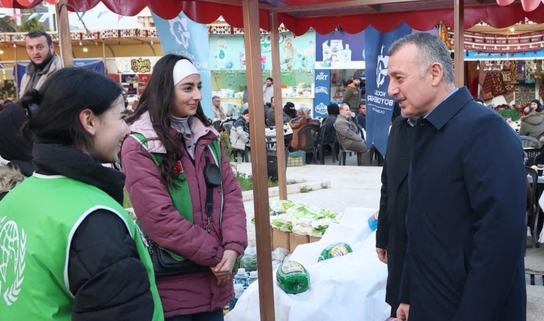 Kocaeli Büyükşehir Belediye Başkanı Tahir Büyükakın, Kardeşlik Sofraları’nın sonuncusunun kurulduğu