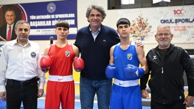 Kartepe Belediyesi’nin ev sahipliğinde düzenlenen İller Arası Yıldızlar Ferdi Boks
