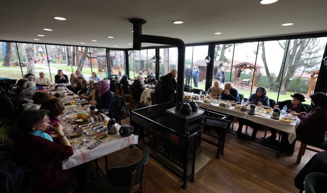 Kocaeli Huzurevi Yardımlaşma ve Dayanışma Derneği üyeleri, Kartepe’nin doğasında kurulan