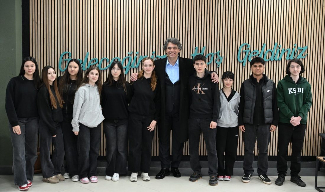 Kartepe Belediyesi’nin ilçe genelindeki tüm son sınıf öğrencilerini kapsayan dev