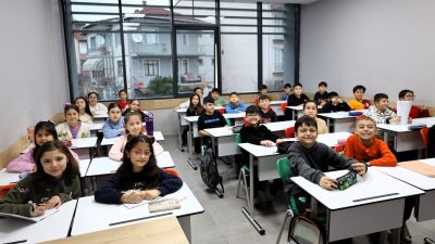 Teknolojiyi tüketen değil, üreten bir nesil yetiştirme hedefiyle çalışmalarını sürdüren