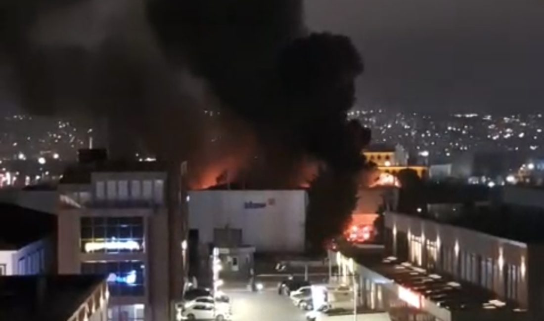 Kocaeli'nin Başiskele ilçesinde bulunan raf sistemleri üreten fabrikada henüz nedeni
