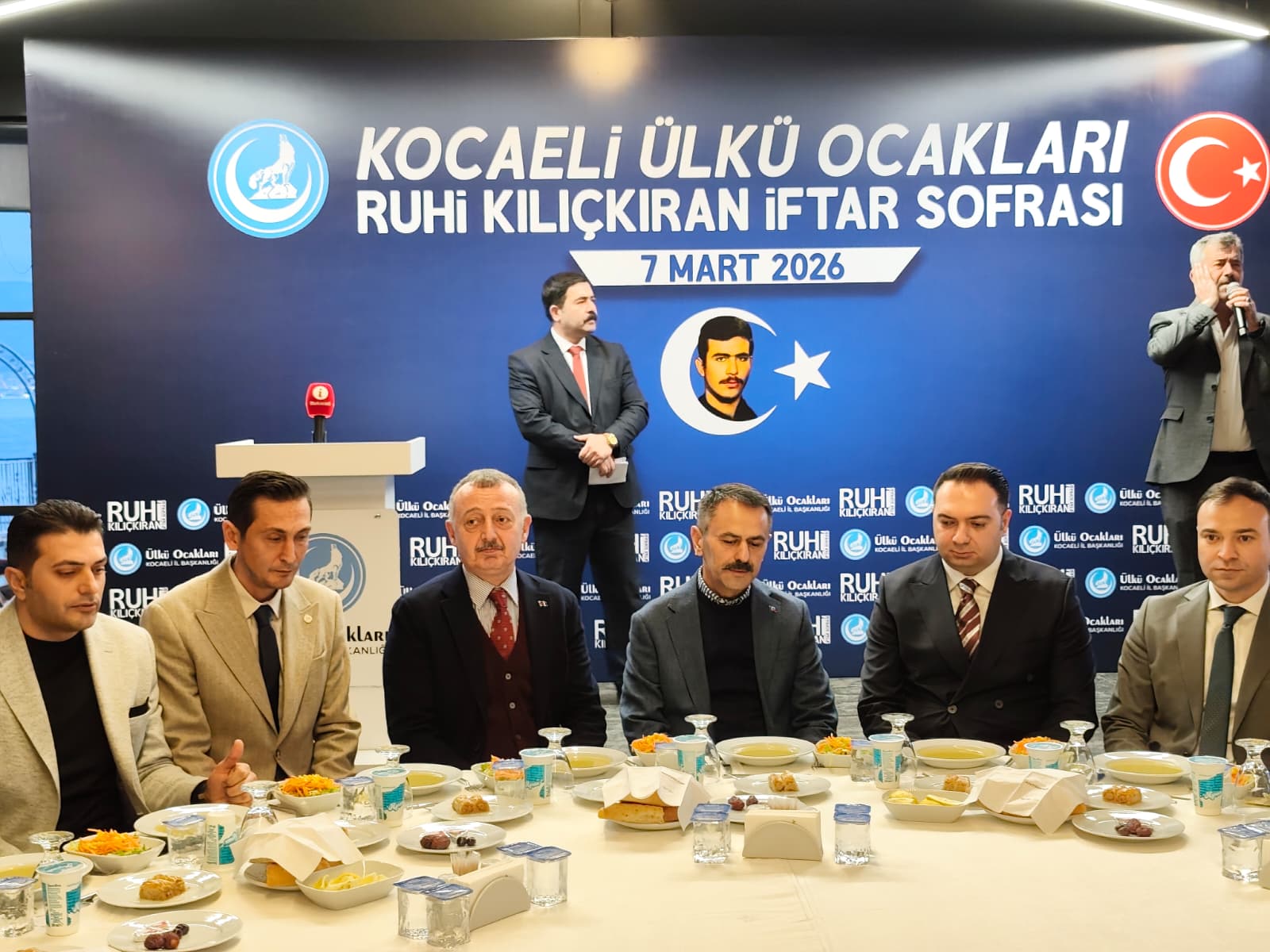 Kocaeli Ülkü Ocakları Ruhi Kılıçkıran iftar sofrasında bir araya geldi.