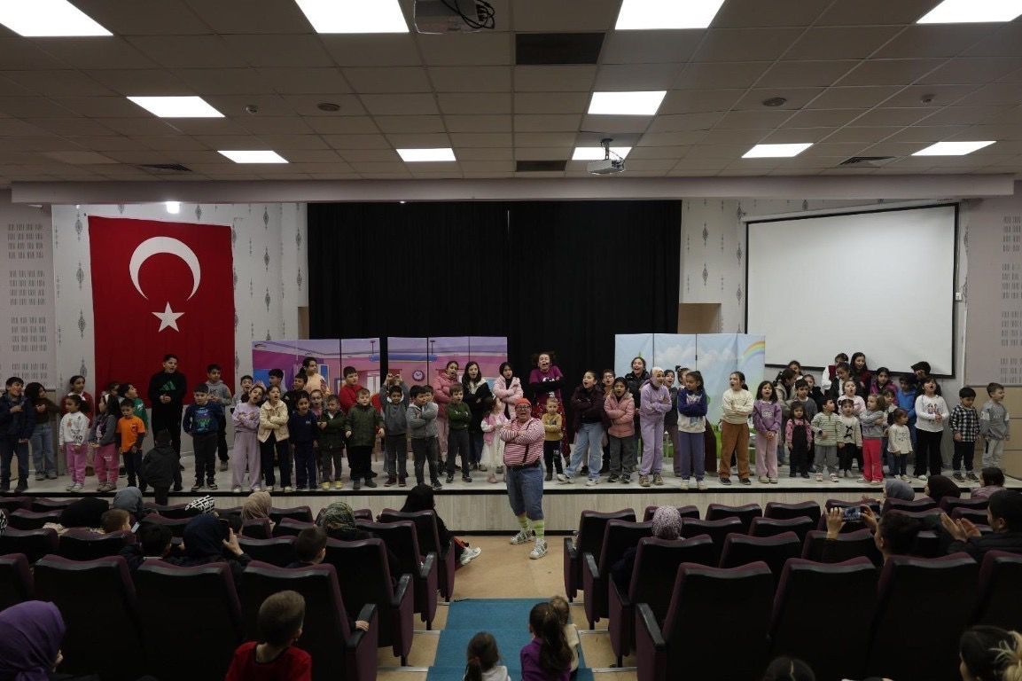 Kartepe Belediyesi tarafından düzenlenen Ramazan Ayı programları kapsamında, Kent Meydanı’nı