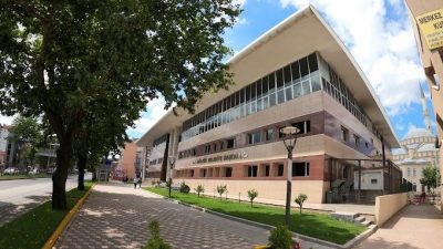 Gölcük Belediyesi, iki iş yerini 3 yıllığına kiraya vermek için