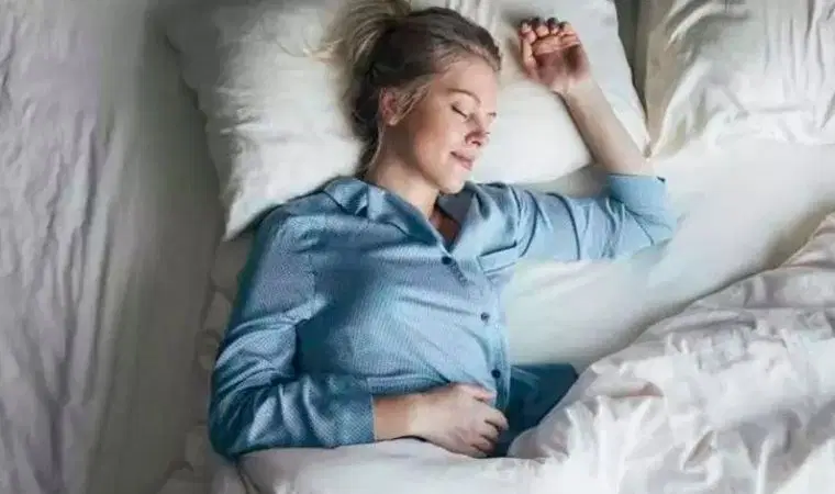 Uykunun vücudun en temel ilacı olduğunu hatırlatan 13 Mart Dünya