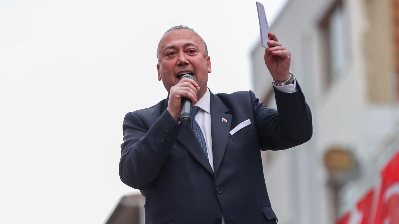 Rüşvet ve usulsüzlük iddialarına ilişkin yürütülen soruşturma çerçevesinde Uşak, Kocaeli