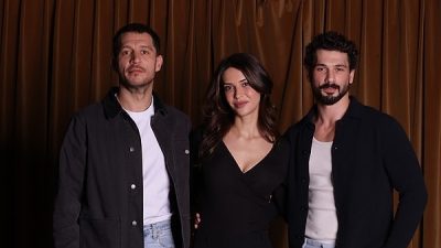 NOW ekranlarında yayınlanan “Yeraltı” dizisinin oyuncu kadrosuna başarılı oyuncu Burak