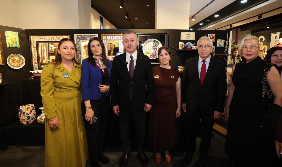 Kocaeli Büyükşehir Belediyesi KO-MEK’in yıl sonu ilçe sergilerinin dördüncüsü Darıca’da