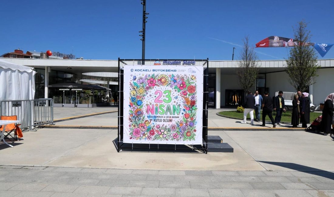 Kocaeli Büyükşehir’in 23 Nisan şenliklerinde büyük ilgi gören dev boyama