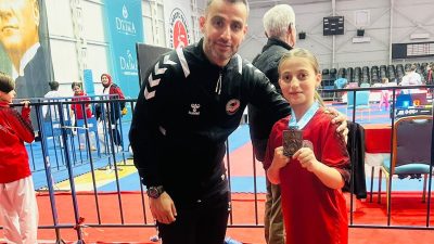 Körfez Gençlerbirliği Spor Kulübü’nün 3 çocuk karate sporcusu Balkan Çocuklar