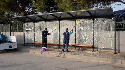Kocaeli Büyükşehir Belediyesi, kent genelinde 896 kapalı yolcu durağının yapım,
