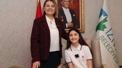 İzmit Belediyesi’nde 23 Nisan kutlamalarında başkanlık koltuğu çocuklara devredilirken, belediye