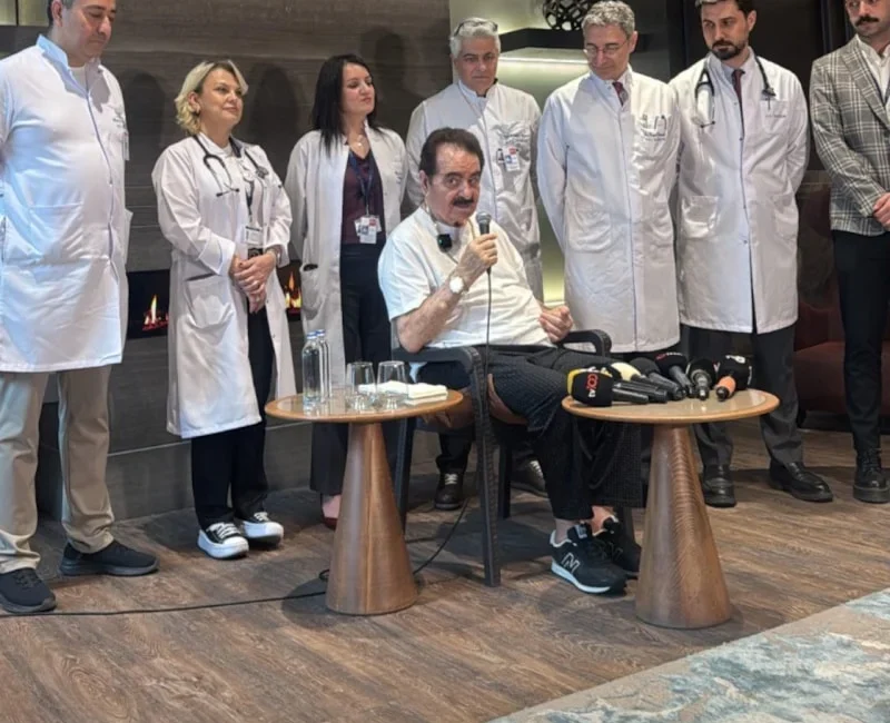 Geçirdiği rahatsızlık sonrası hastaneye kaldırılan İbrahim Tatlıses, iki haftalık tedavisinin