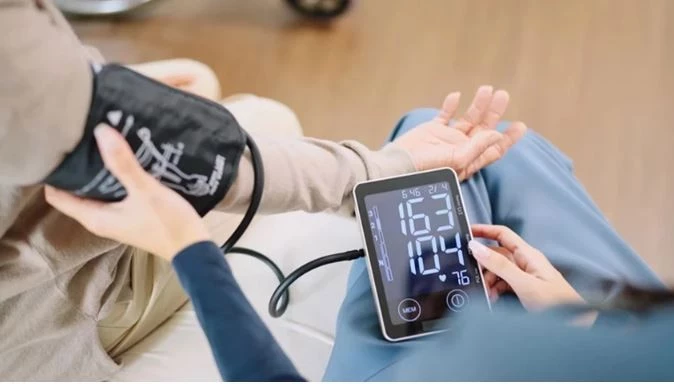 Kardiyoloji Uzmanı Doç. Dr. Oğuzhan Yücel, halk arasında "dil altı