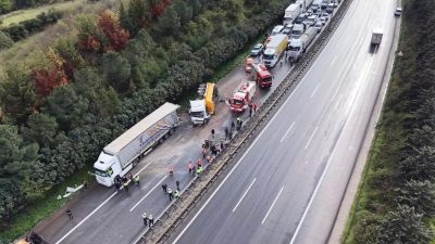 TEM Otoyolu'nun Kocaeli geçişinde 2 tır, LPG yüklü tanker ve