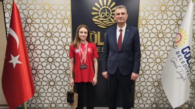 Gölcük Belediye Başkanı Ali Yıldırım Sezer, Avusturya'da düzenlenen Multinations Yıldızlar
