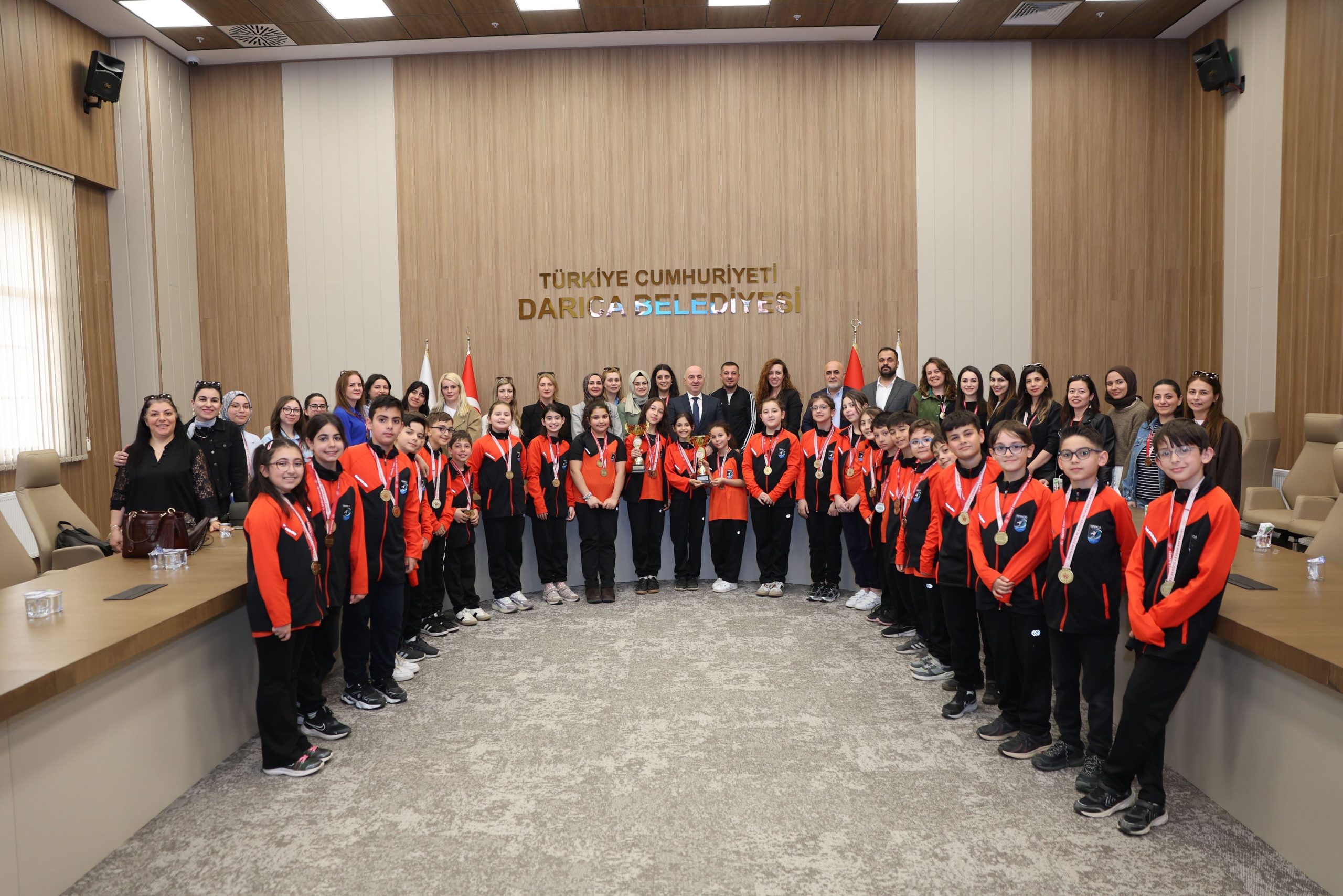 Darıca Belediyesi Eğitim Spor Kulübü Halk Oyunları ekibi, il şampiyonasında