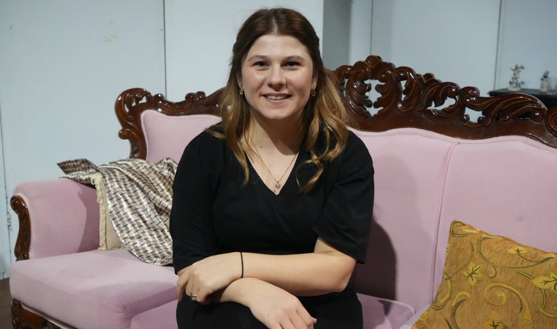 Kocaeli'nin Gölcük ilçesinde yaşayan tiyatro eğitmeni Yeşim Aykut, meme ve