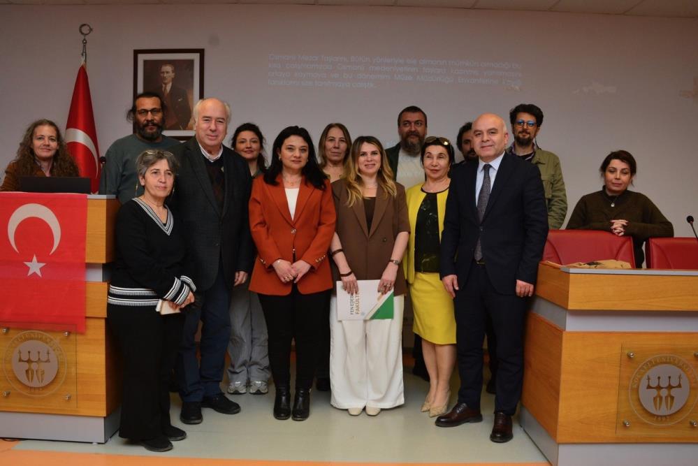 Kocaeli'de Osmanlı mezar taşlarının tarihi ve kültürel derinliği masaya yatırıldı.