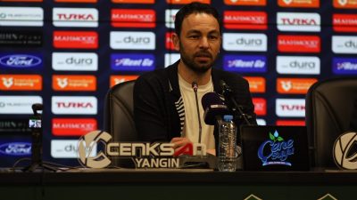 Kocaelispor Teknik Direktörü Selçuk İnan, penaltı pozisyonun izlemediğini belirterek, "İçeride