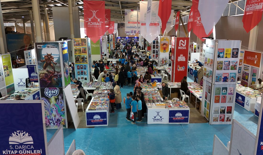 Darıca Belediyesi’nin bu yıl 5’incisini düzenlediği kitap fuarı kapılarını açtı.