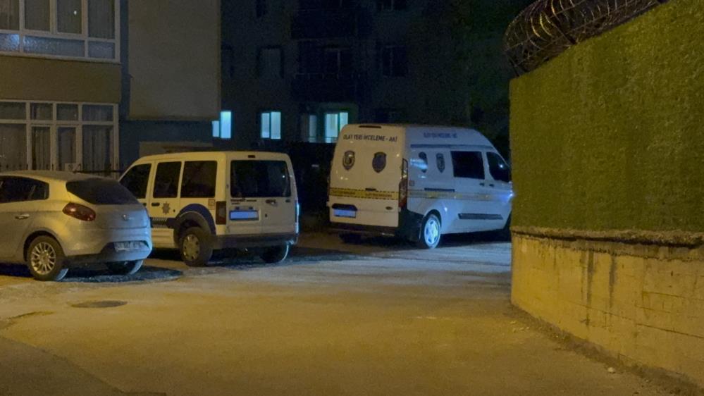 Kocaeli'nin İzmit ilçesinde yalnız yaşayan şahıs evinde ölü bulundu. Şahsın
